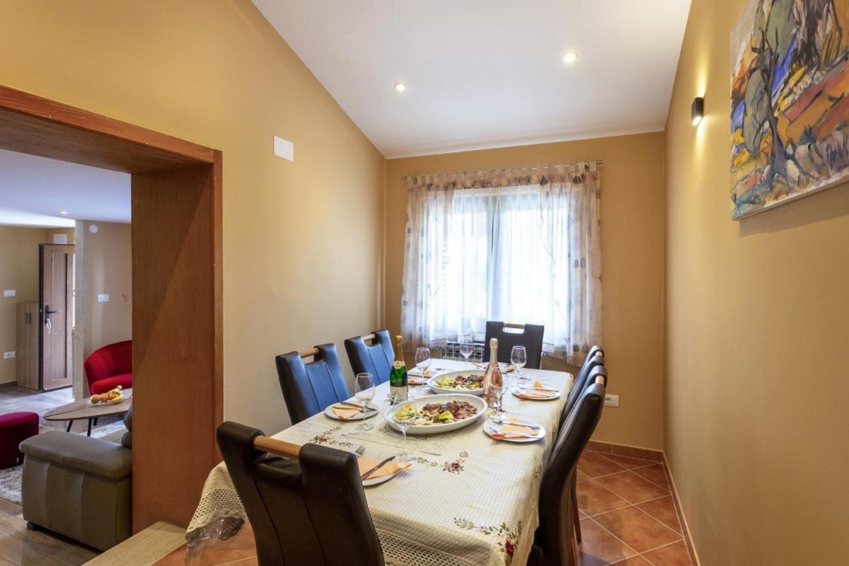 Villa Vita In Porec - Haus Fuer 6-8 Personen Kaštelir Exterior foto