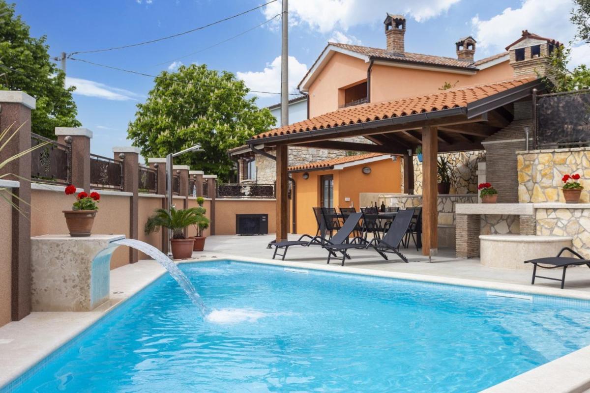 Villa Vita In Porec - Haus Fuer 6-8 Personen Kaštelir Exterior foto