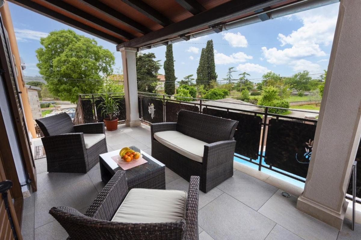 Villa Vita In Porec - Haus Fuer 6-8 Personen Kaštelir Exterior foto